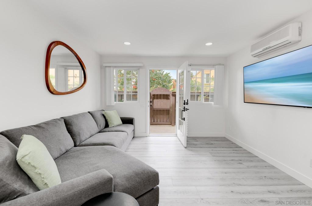 5402 Balboa Arms 348