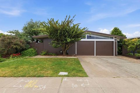 Photo of 692 Edna Way, San Mateo, CA 94402 (MLS # ML82049231)