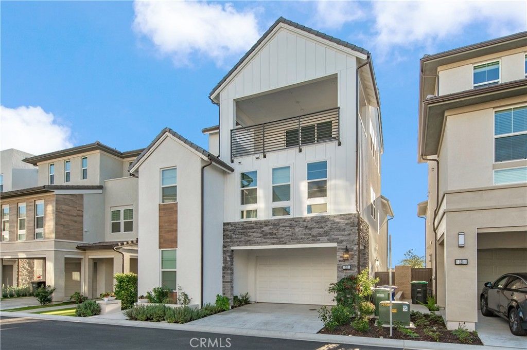 Photo of 131 Reyes Alley Aly, Lake Forest, CA 92630 (MLS # OC26039274)