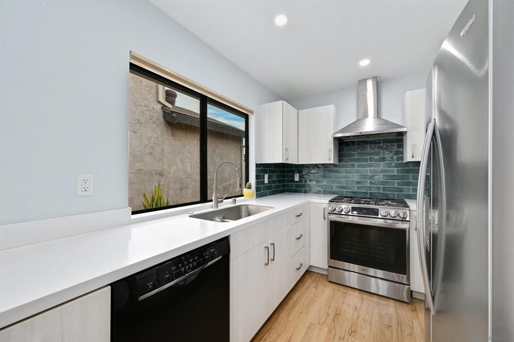 Photo of 10314 Rochelle Ave Ave, Santee, CA 92071 (MLS # 250042361SD)
