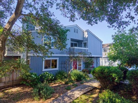 Photo of 2931 Leotar Circle, Santa Cruz, CA 95062 (MLS # ML82045040)