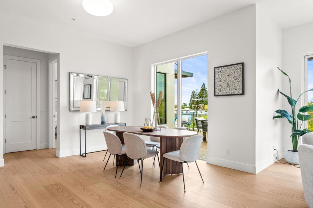 4115 El Camino Real 332