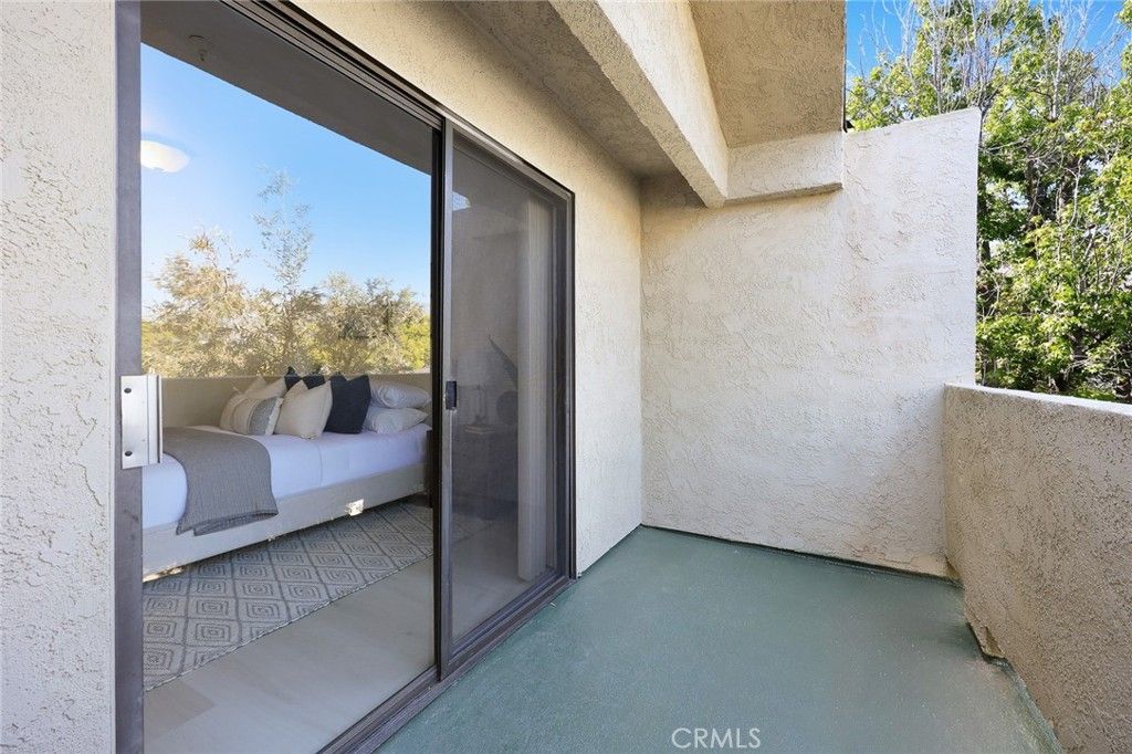 listing image 130727520293444074486