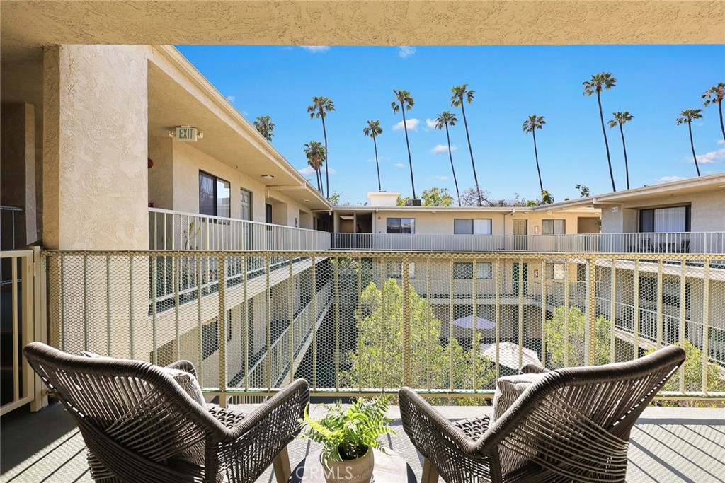 Properties 2 70 N Catalina Avenue 306