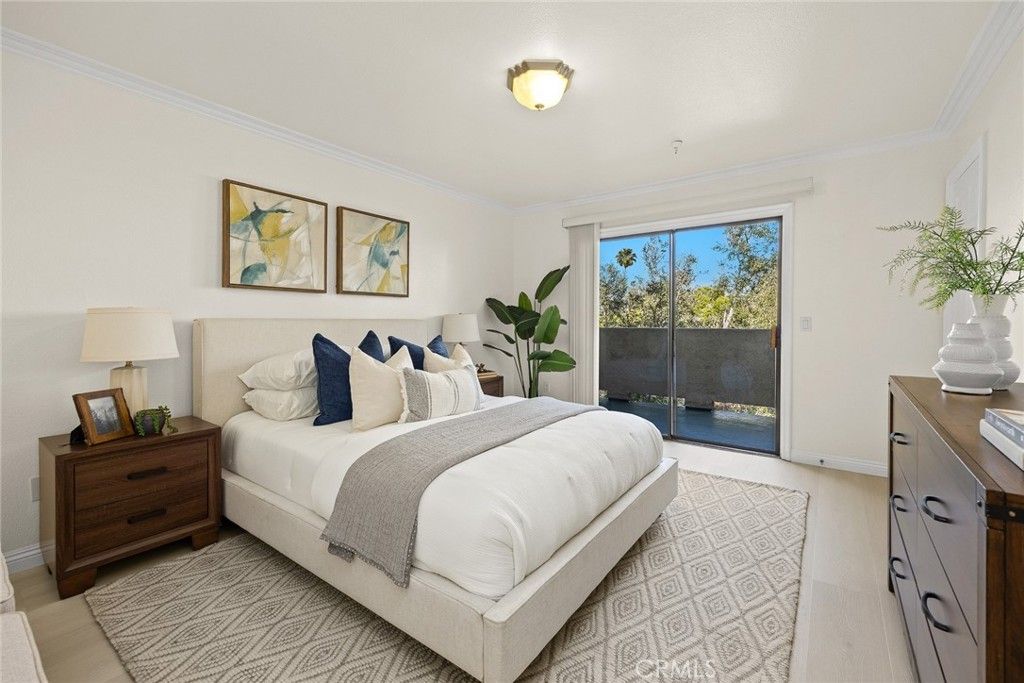 listing image 130727493584869847960