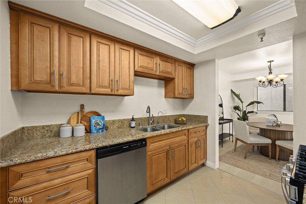 listing image 130722495254260611552