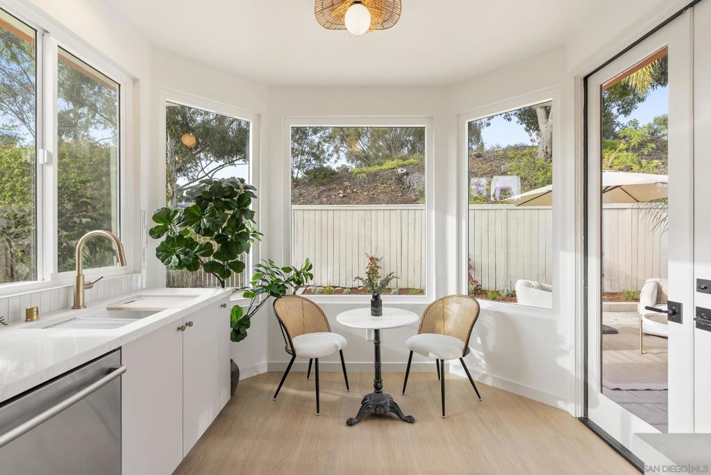 5825 Caminito Del Estio