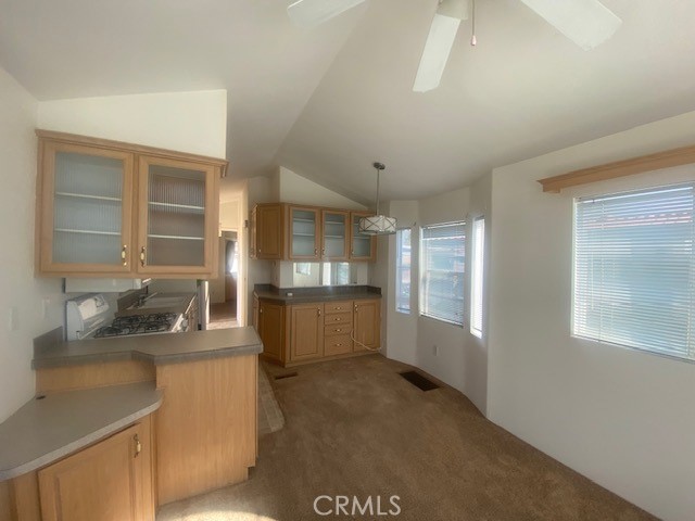843 Fernwood