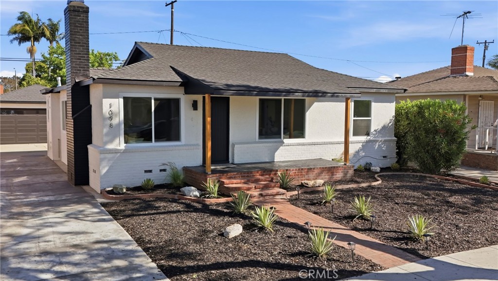 1098 E Ridgewood