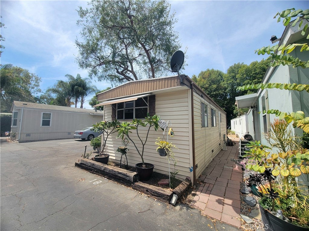 300 E Arbor St 18