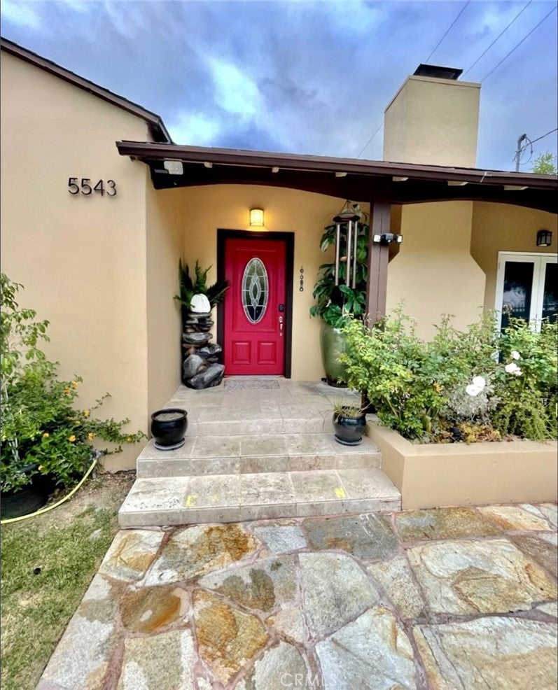 5543 Sylvia Ave