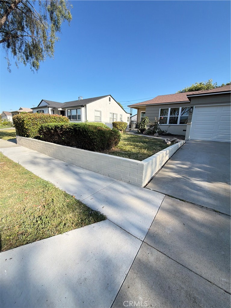 2708 Yearling Street