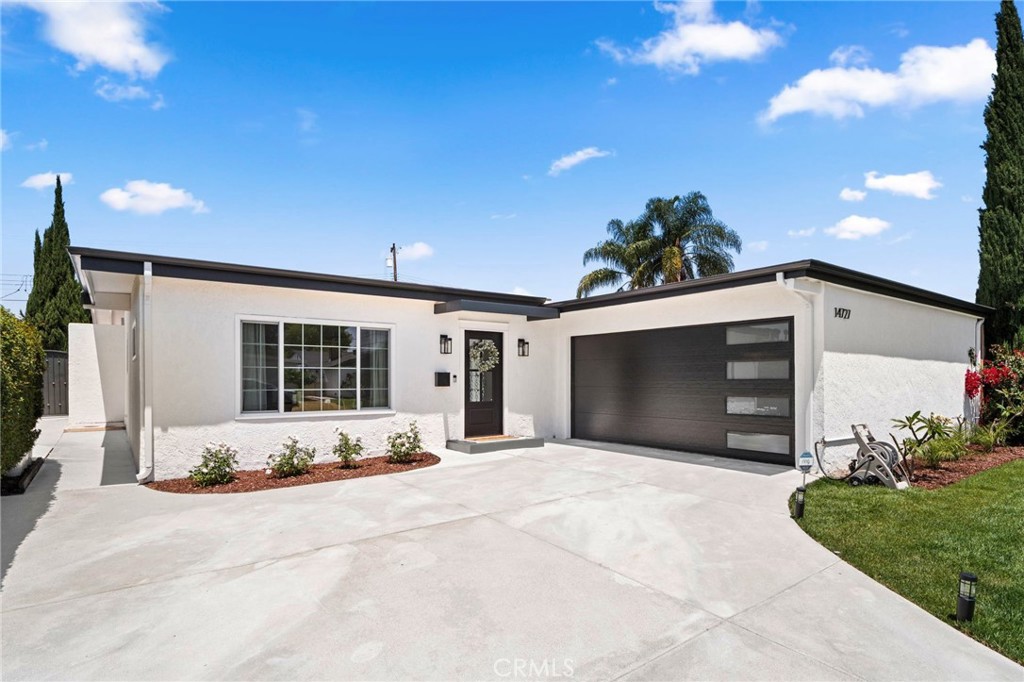 14727 Costa Mesa