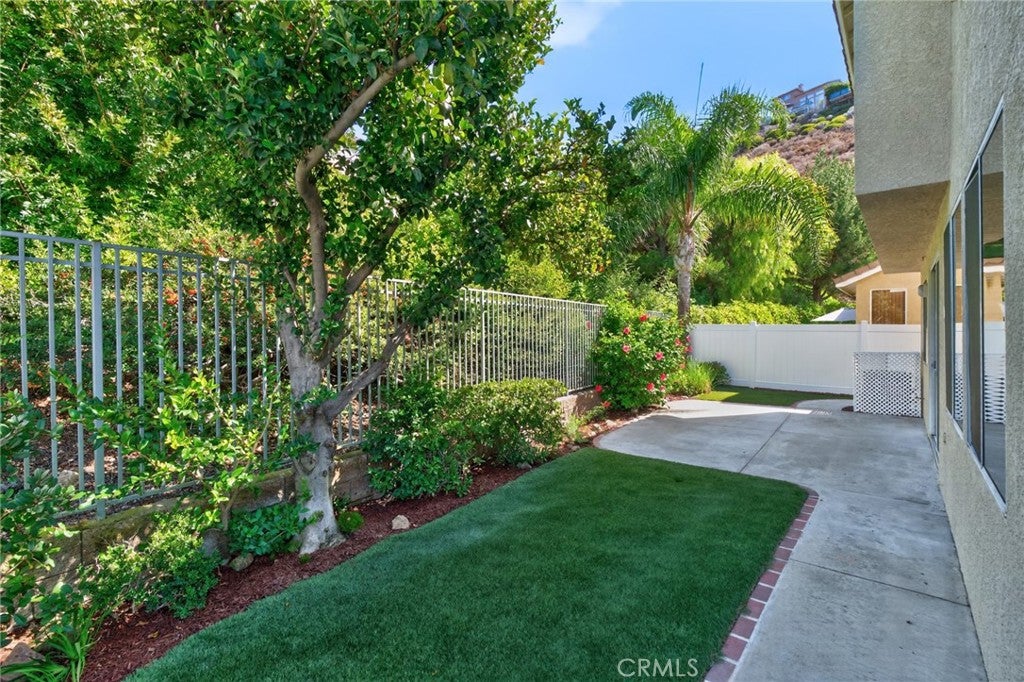 6031 E Hummingbird Court