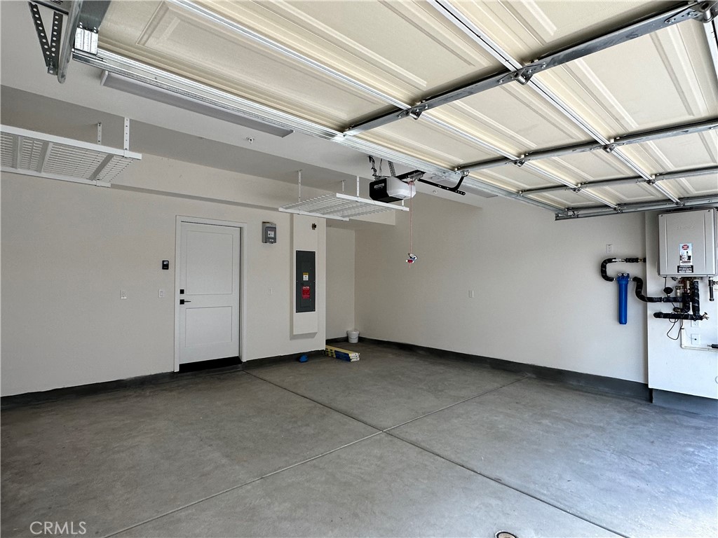 2317 W Broadway 33