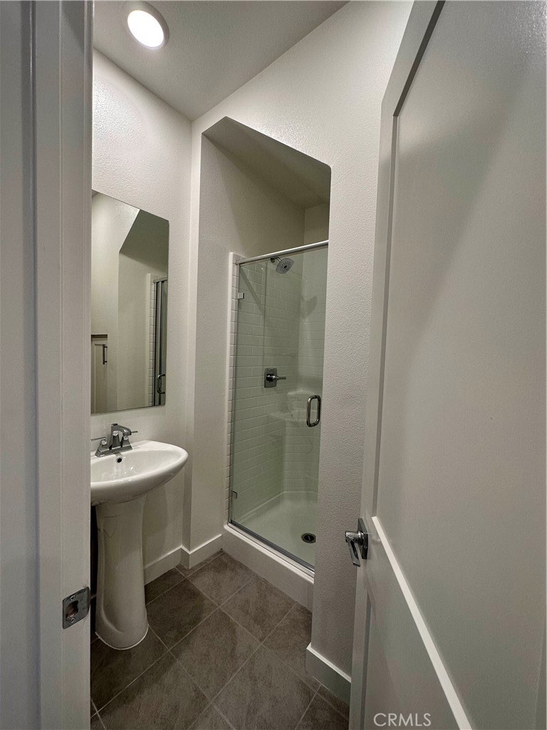 2317 W Broadway 33