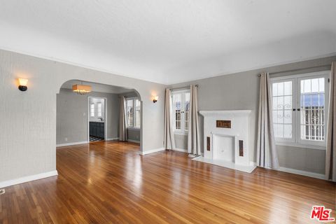 Photo of 327 Ogden Drive, Los Angeles, CA 90036 (MLS # 26661153)