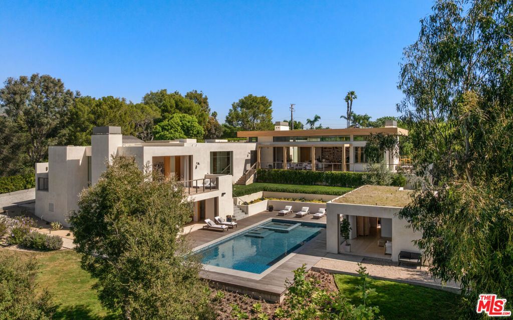 Photo of 6701 Portshead Road, Malibu, CA 90265 (MLS # 26732749)