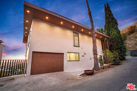 Photo of 1701 Viewmont Drive, Los Angeles, CA 90069 (MLS # 26668141)