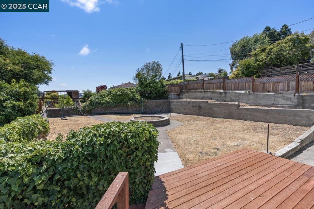 EL SOBRANTE - Residential