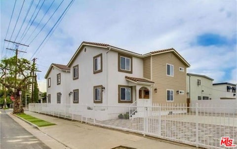 Photo of 1201 1/2 S Catalina Street, Los Angeles, CA 90006 (MLS # 26992453)