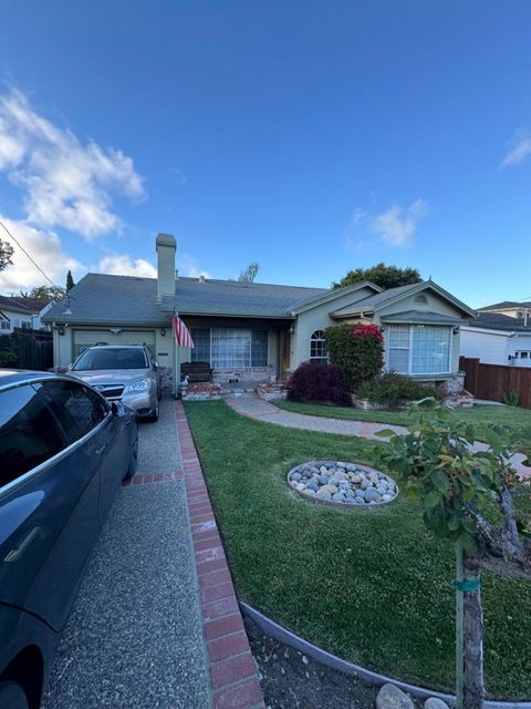Photo of 2550 Eaton Avenue, Redwood City, CA 94062 (MLS # ML82038172)