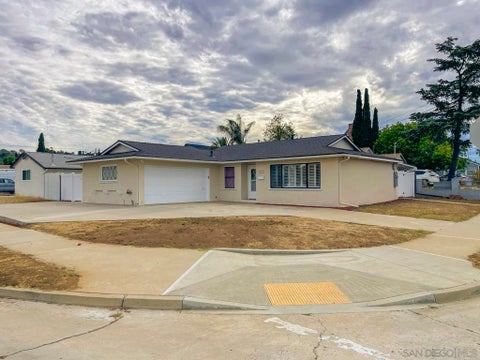 Photo of 902 Taft Ave AVE, El Cajon, CA 92020 (MLS # 260021931SD)
