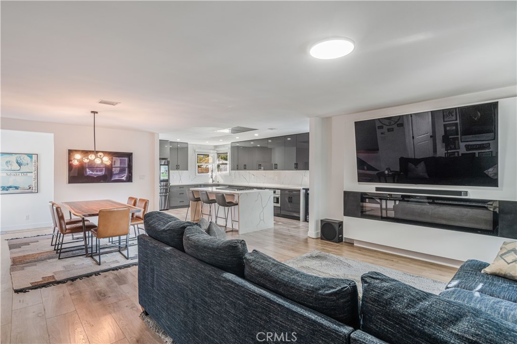 4044 Coolidge Avenue