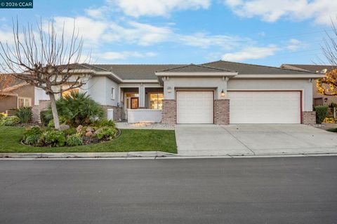 Photo of 649 Baldwin Dr Dr, Brentwood, CA 94513 (MLS # 41120360)