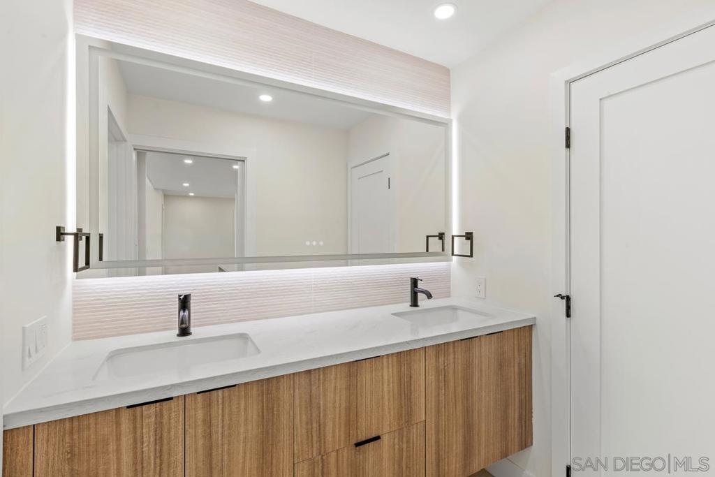 Pacific Beach - Residential Lease