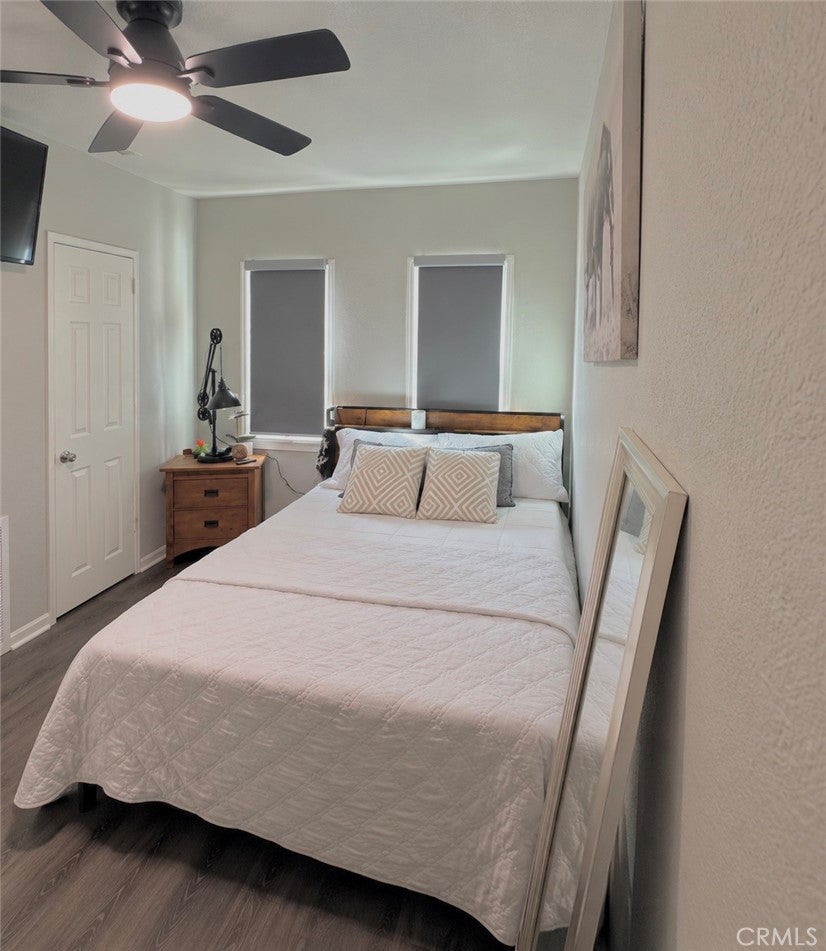 3898 N Mountain View