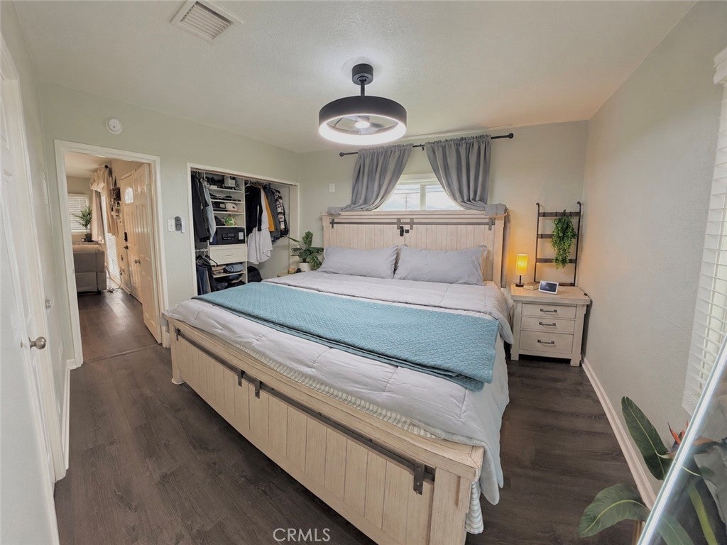 3898 N Mountain View