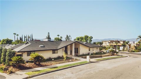 Photo of 4195 Alonzo Avenue, Encino, CA 91316 (MLS # SR25238034)