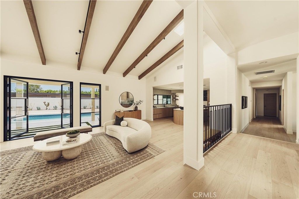 Photo of 4195 Alonzo Avenue, Encino, CA 91316 (MLS # SR25238034)
