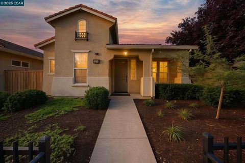 Photo of 4213 4213 Hovnanian Dr Dr, Sacramento, CA 95834 (MLS # 41117946)
