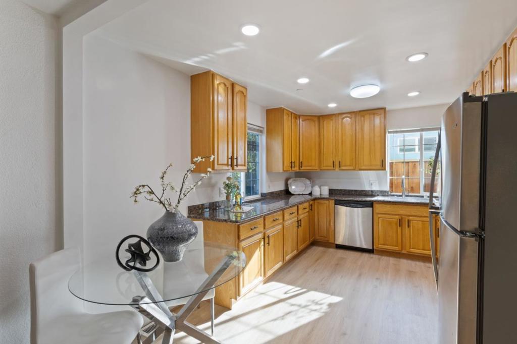 383 N Sunnyvale Avenue