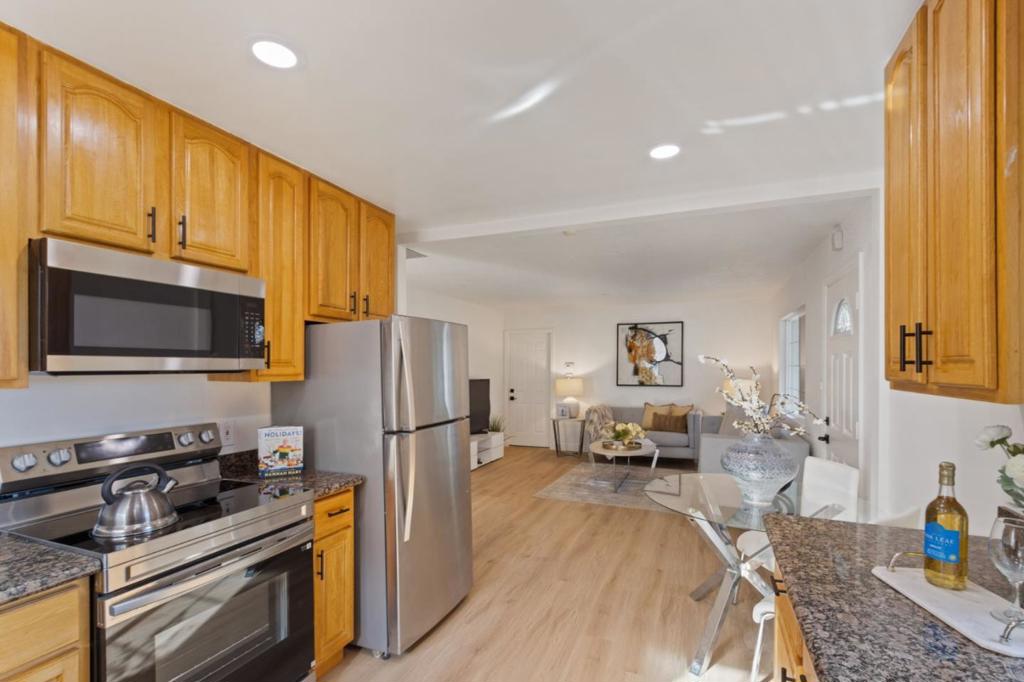 383 N Sunnyvale Avenue