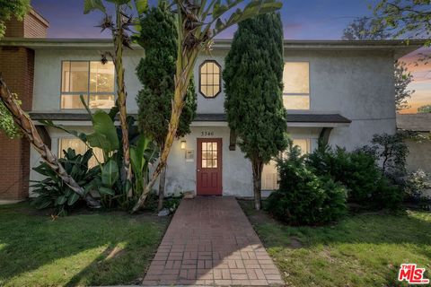 Photo of 3346 S Canfield Avenue, Los Angeles, CA 90034 (MLS # 26672549)