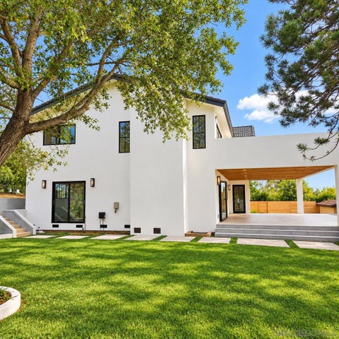 Photo of 2530 Foothill Dr DR, Vista, CA 92084 (MLS # 260022344SD)