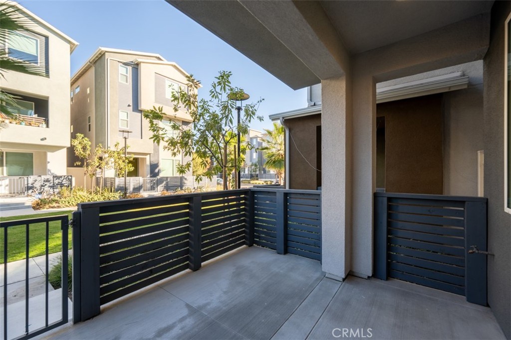 The Row Homes At Lacy Crossing - Residential