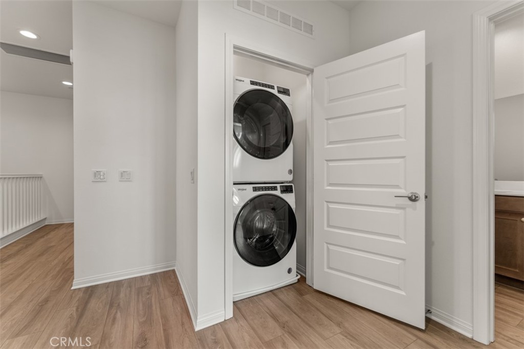 The Row Homes At Lacy Crossing - Residential