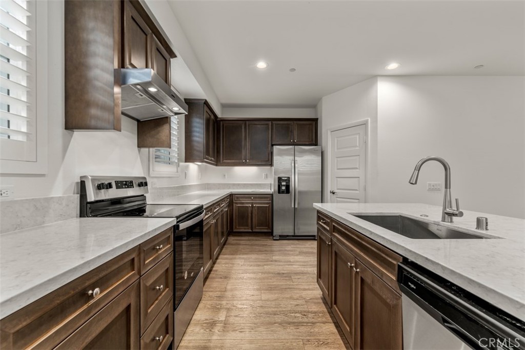 The Row Homes At Lacy Crossing - Residential