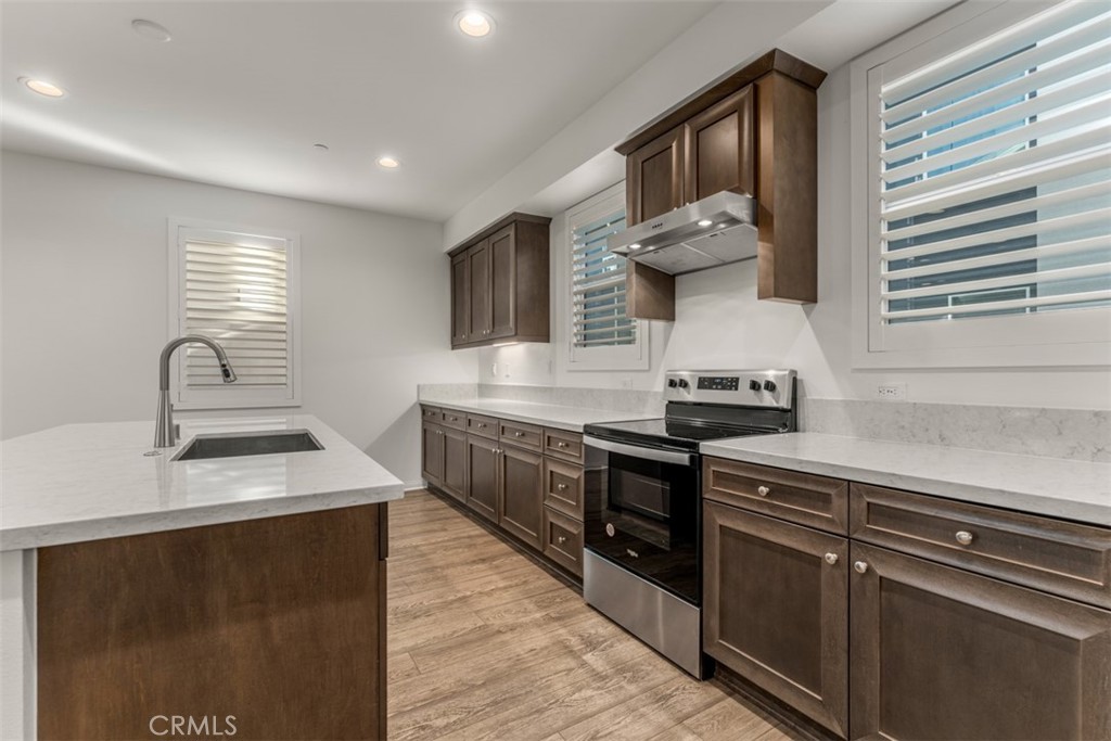 The Row Homes At Lacy Crossing - Residential