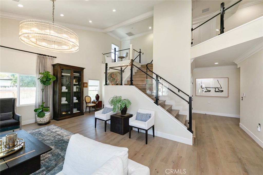 15816 La Pena Ave.