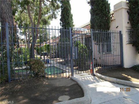 Photo of 1802 N Western Avenue, Los Angeles, CA 90027 (MLS # IV23011705)