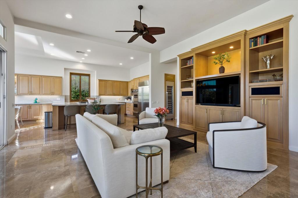 PGA Greg Norman - Residential