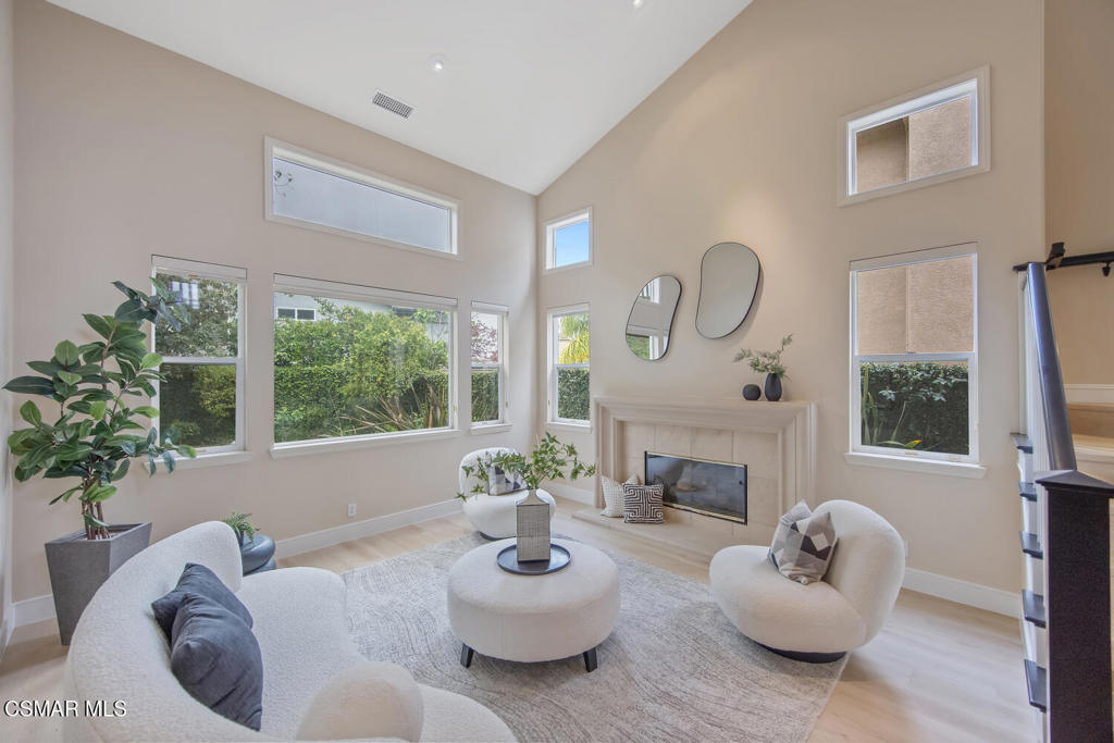 2594 Oak Valley Lane