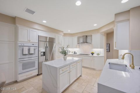 Photo of 2594 Oak Valley Lane, Thousand Oaks, CA 91362 (MLS # 226001595)