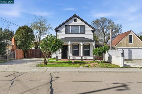 Photo of 235 235 E Knoles Way Way, Stockton, CA 95204 (MLS # 41126172)