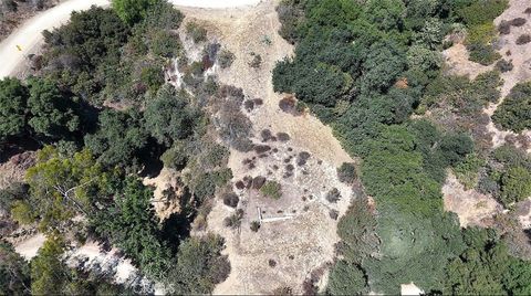 Photo of 2331 Ramsay Drive, Glendale, CA 91206 (MLS # SR25219073)